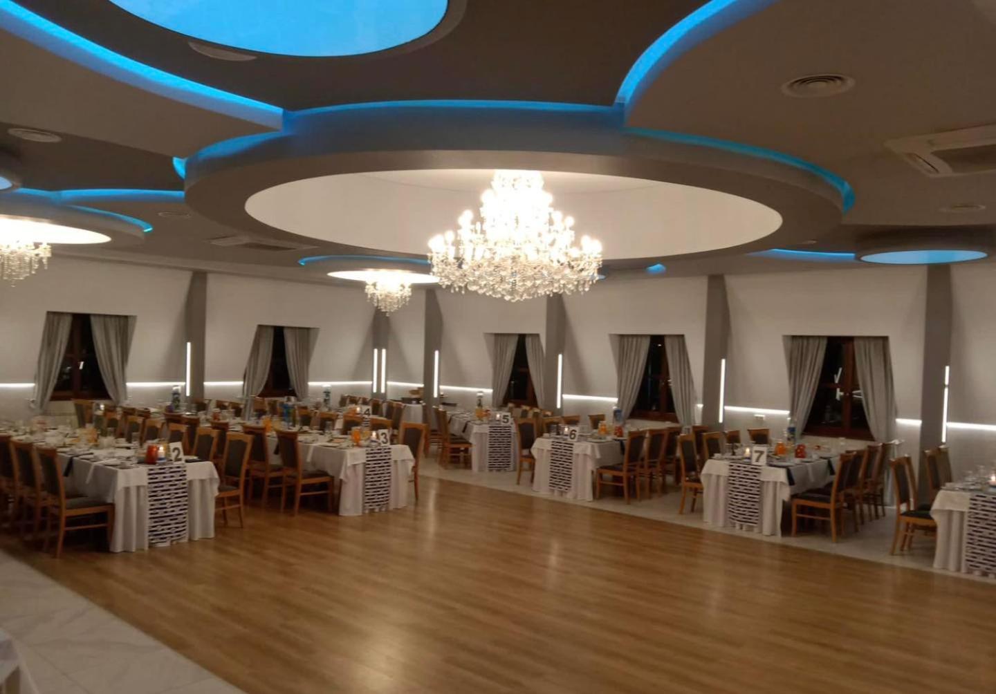 Hotel I Restauracja Borowianka Ostrów Wielkopolski Dış mekan fotoğraf