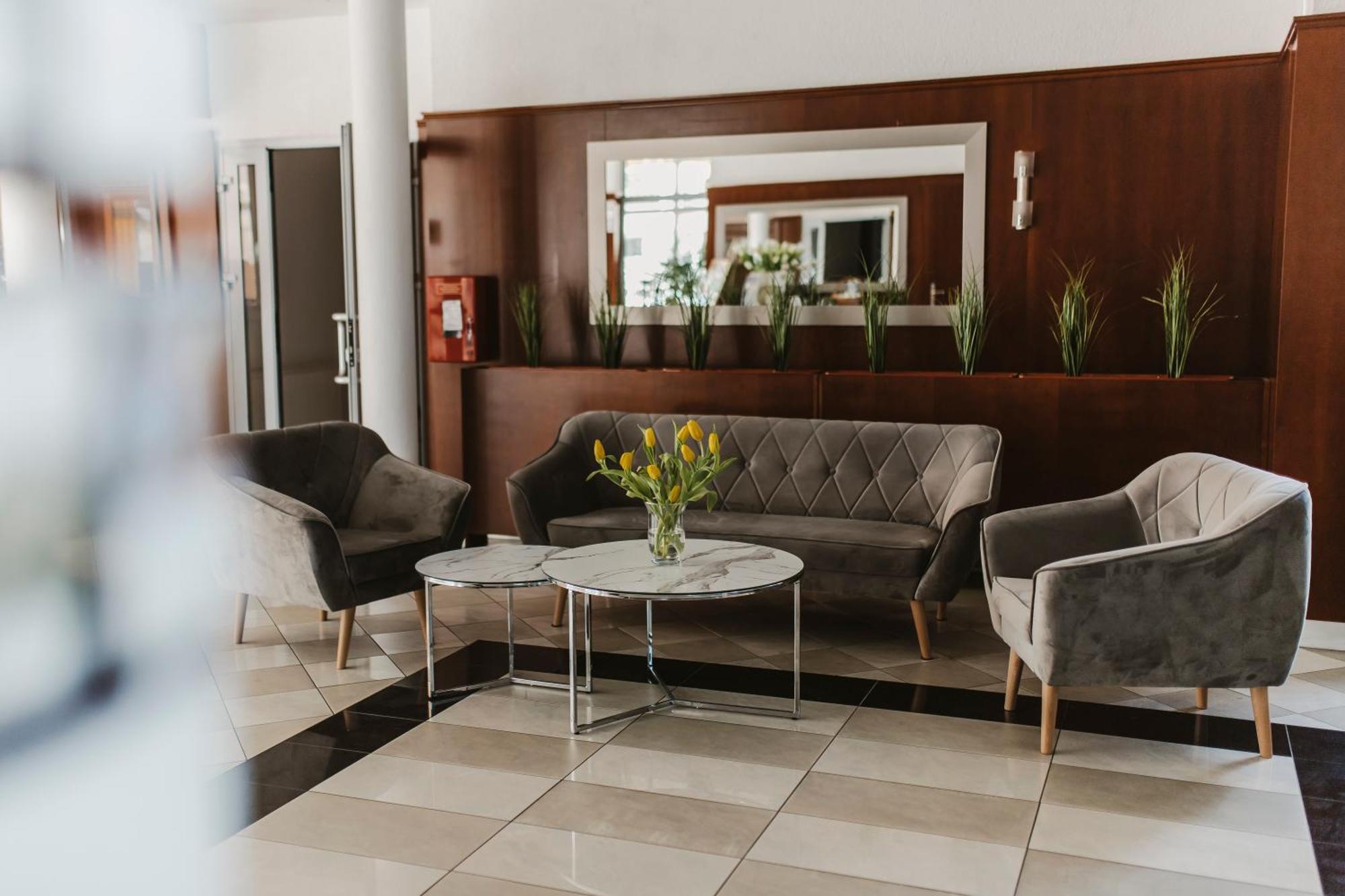 Hotel I Restauracja Borowianka Ostrów Wielkopolski Dış mekan fotoğraf
