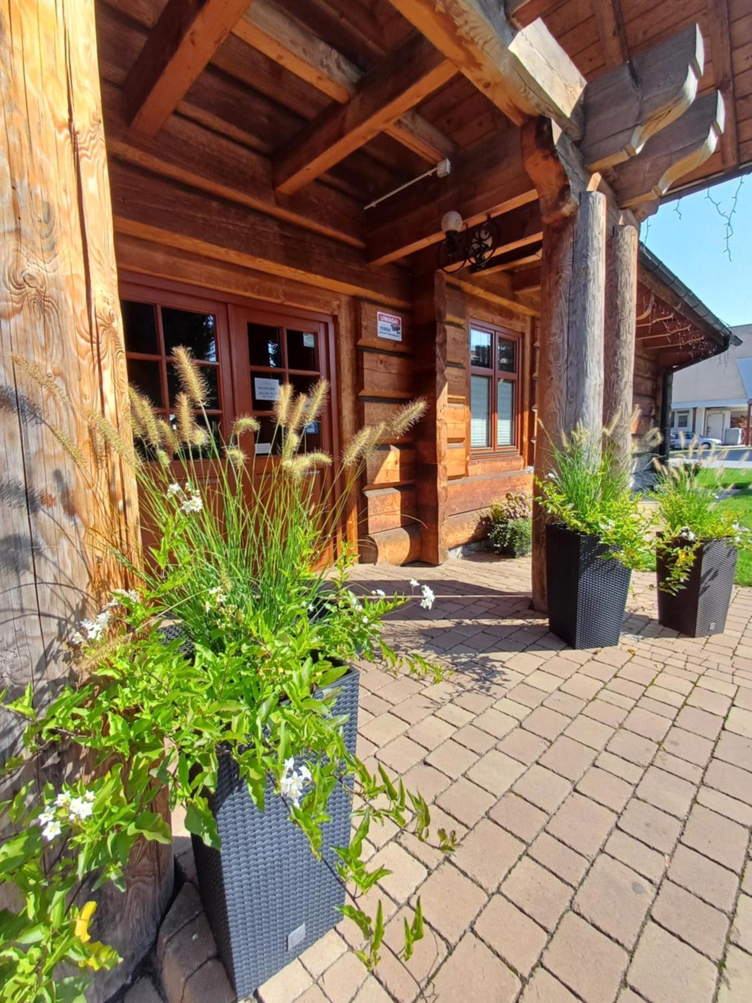 Hotel I Restauracja Borowianka Ostrów Wielkopolski Dış mekan fotoğraf