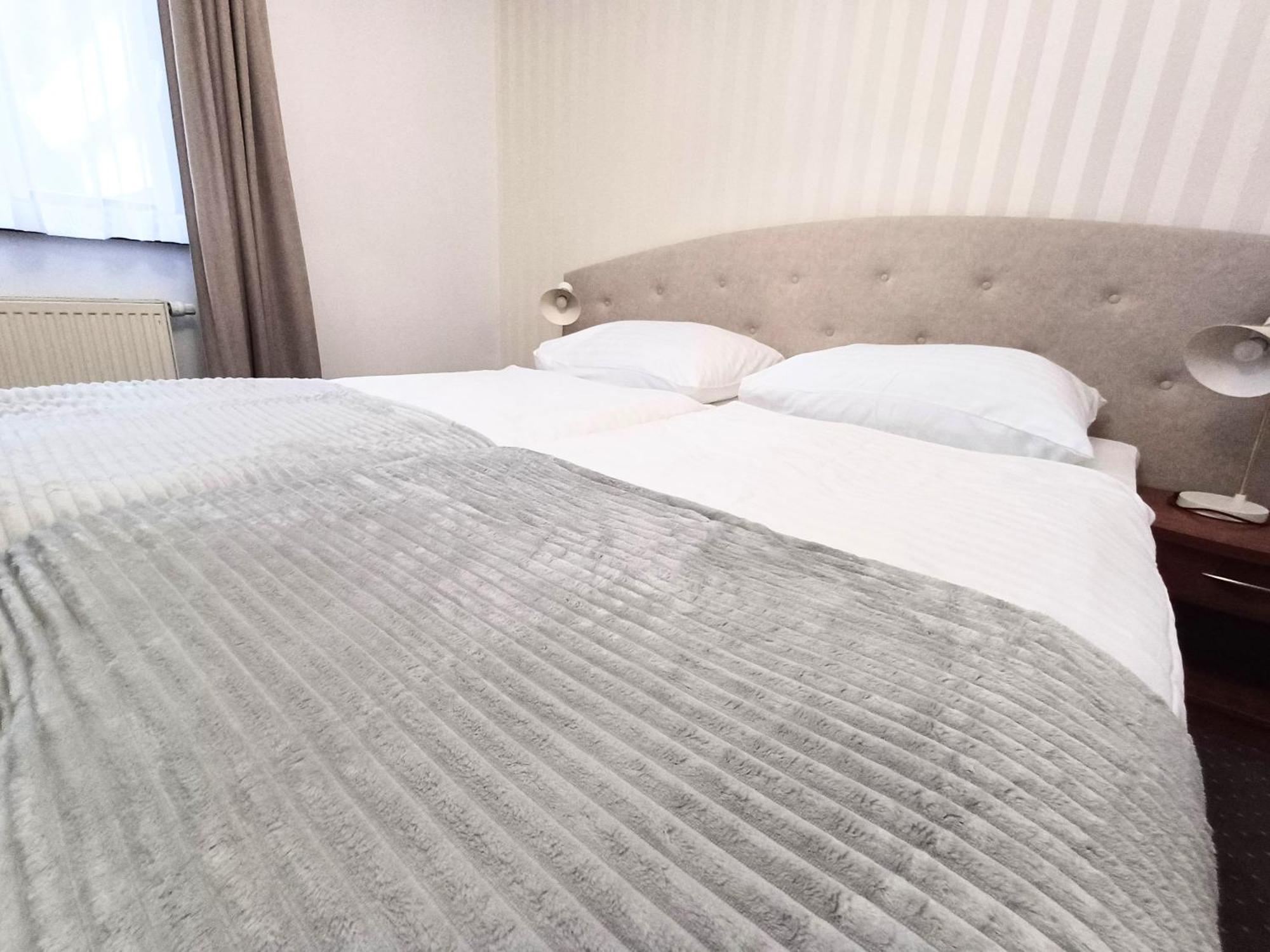 Hotel I Restauracja Borowianka Ostrów Wielkopolski Dış mekan fotoğraf