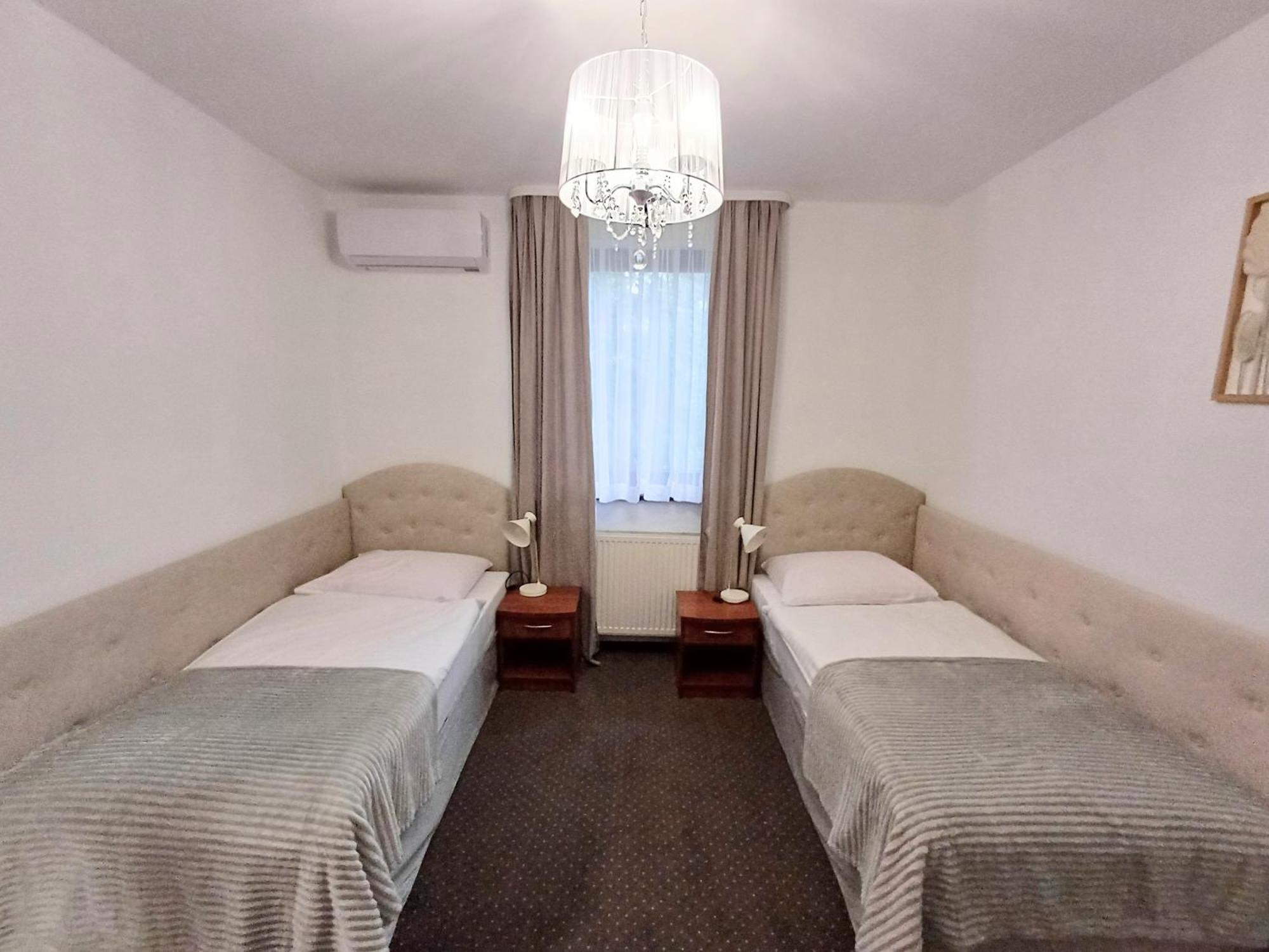Hotel I Restauracja Borowianka Ostrów Wielkopolski Dış mekan fotoğraf