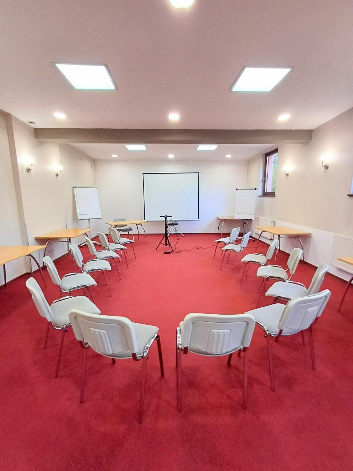 Hotel I Restauracja Borowianka Ostrów Wielkopolski Dış mekan fotoğraf