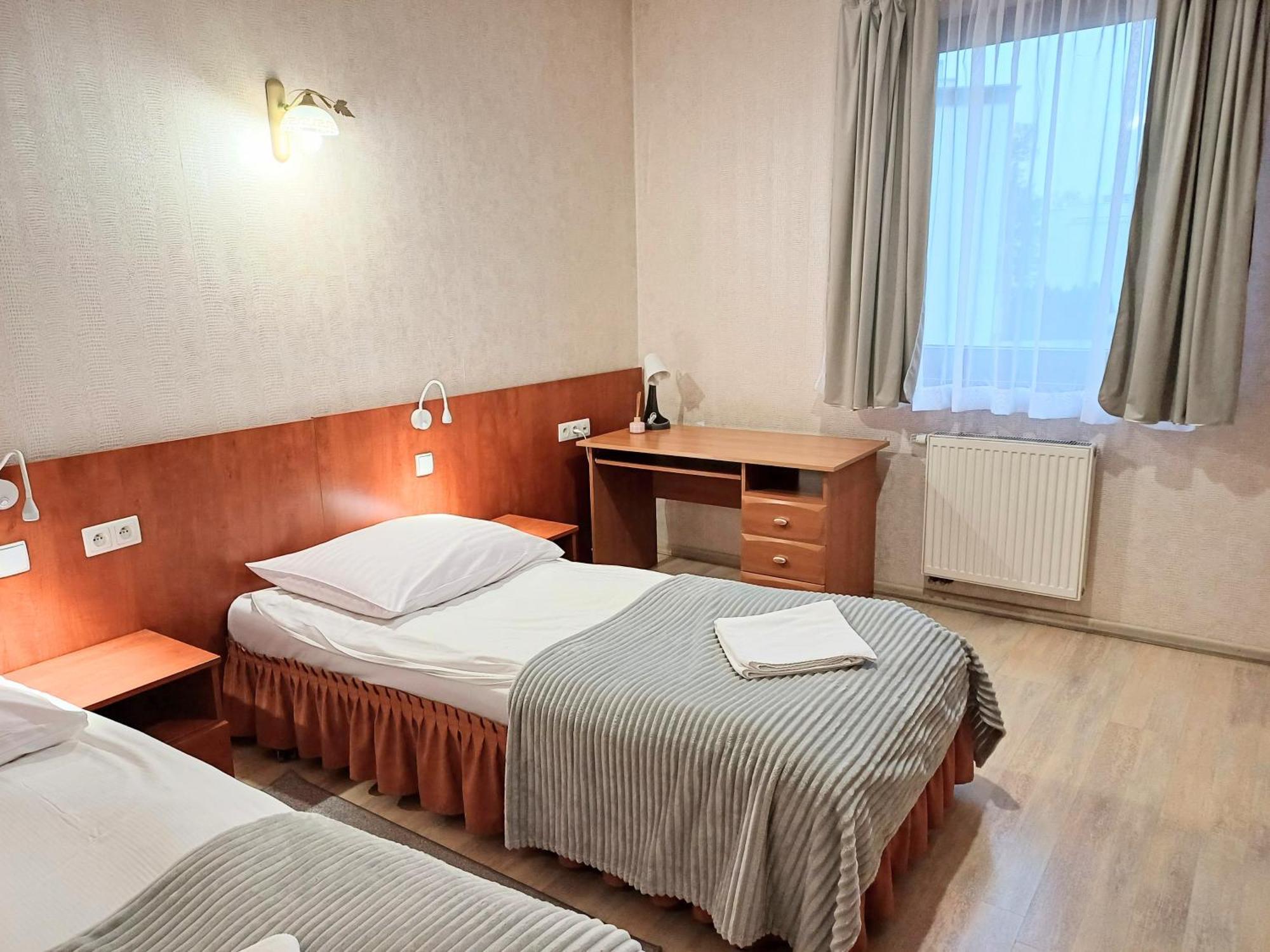 Hotel I Restauracja Borowianka Ostrów Wielkopolski Dış mekan fotoğraf