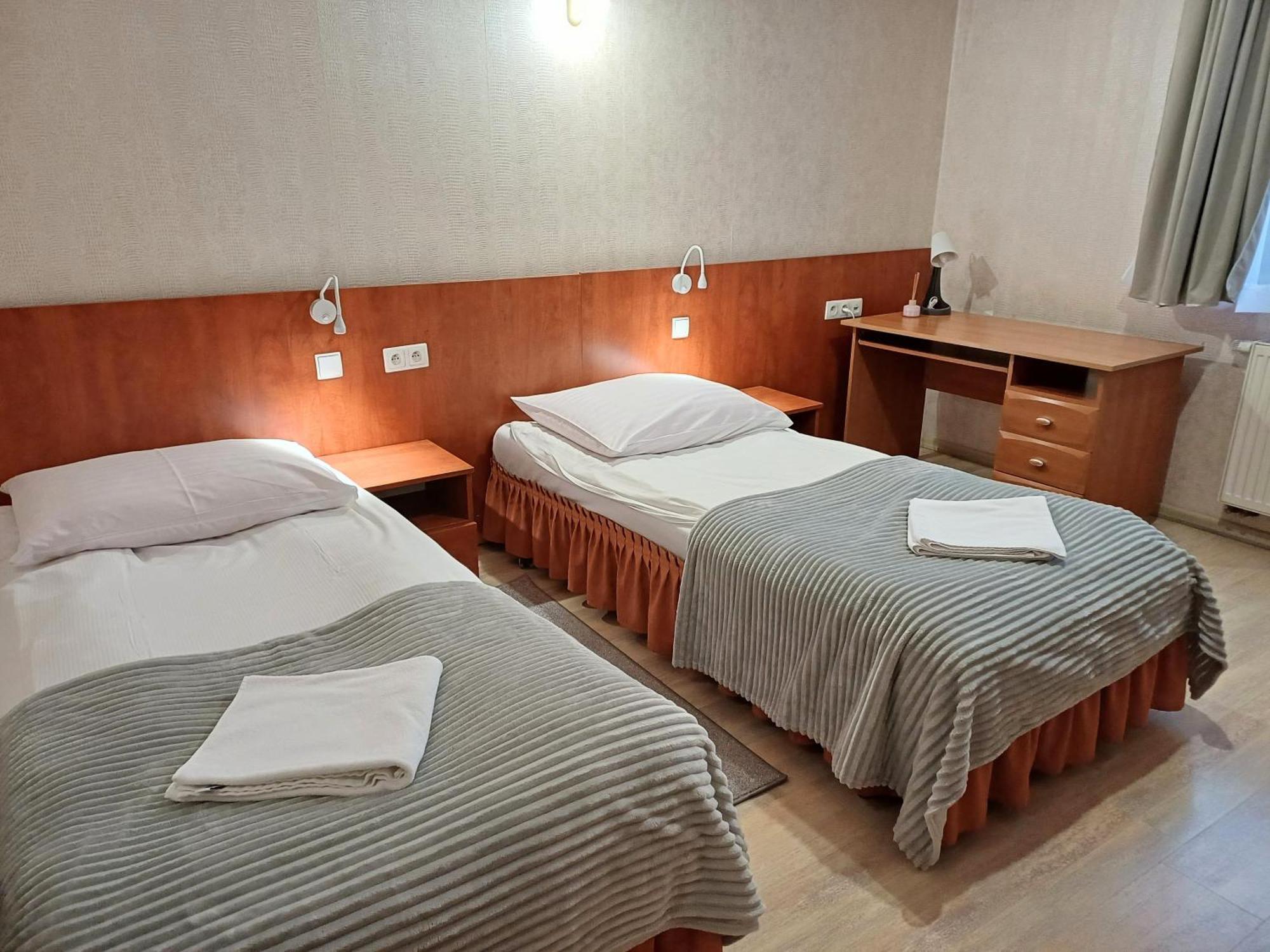 Hotel I Restauracja Borowianka Ostrów Wielkopolski Dış mekan fotoğraf