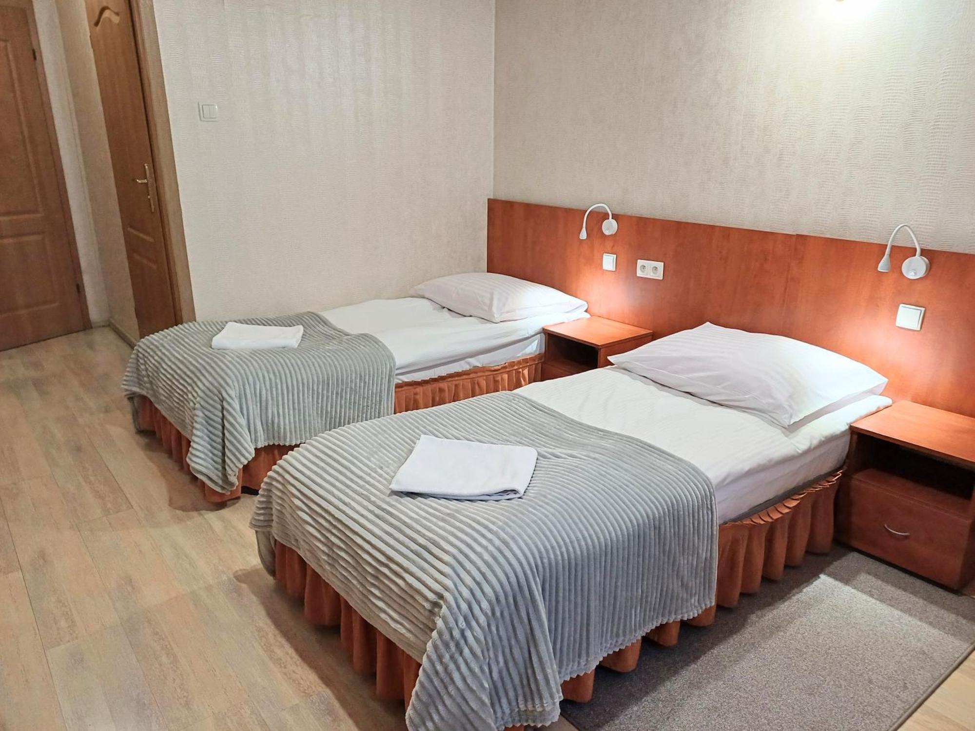 Hotel I Restauracja Borowianka Ostrów Wielkopolski Dış mekan fotoğraf