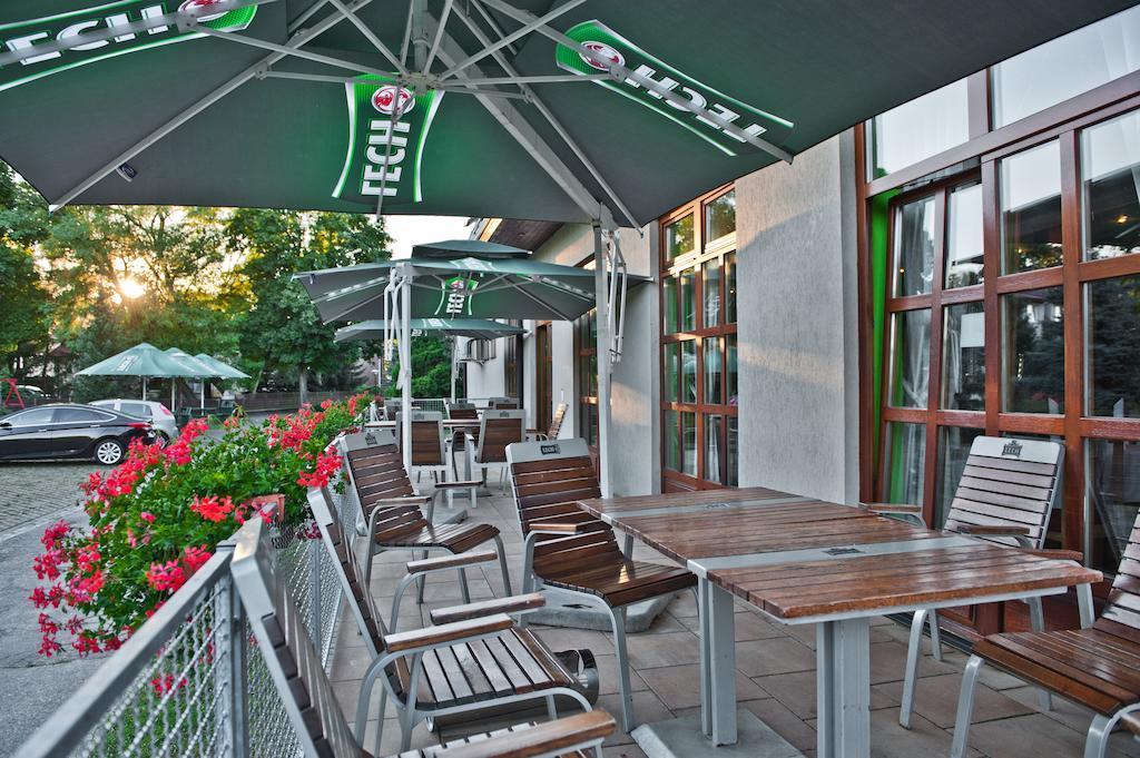 Hotel I Restauracja Borowianka Ostrów Wielkopolski Dış mekan fotoğraf